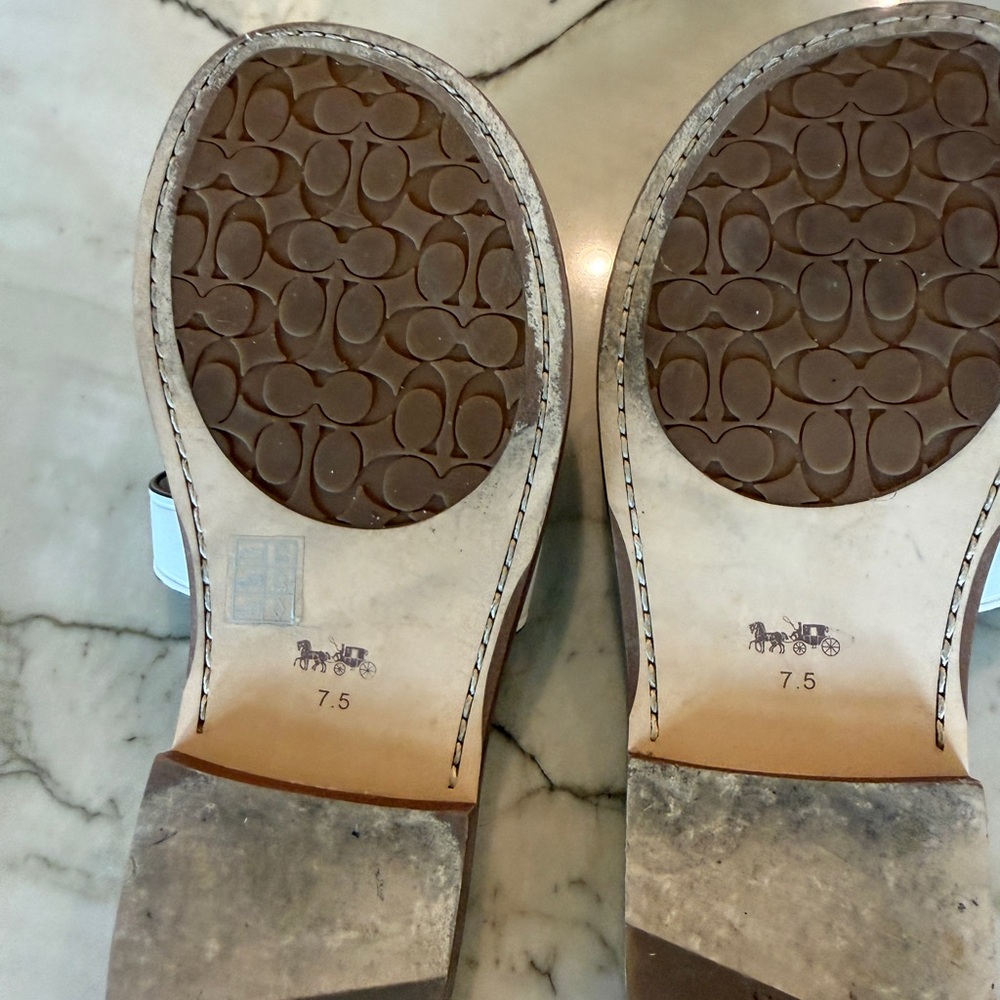 Coach off white leather sandals 7.5 - Picture 3 of 3